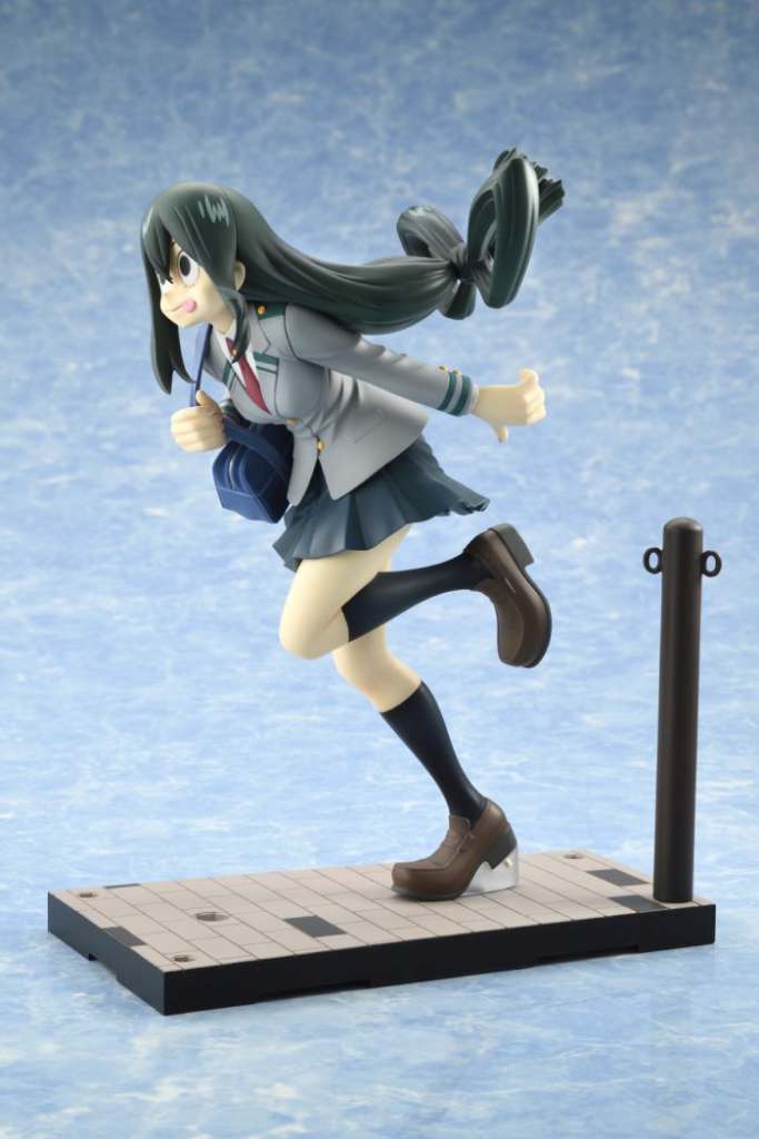 My Hero Academia Tsuyu Asui Uniform Ver 18cm